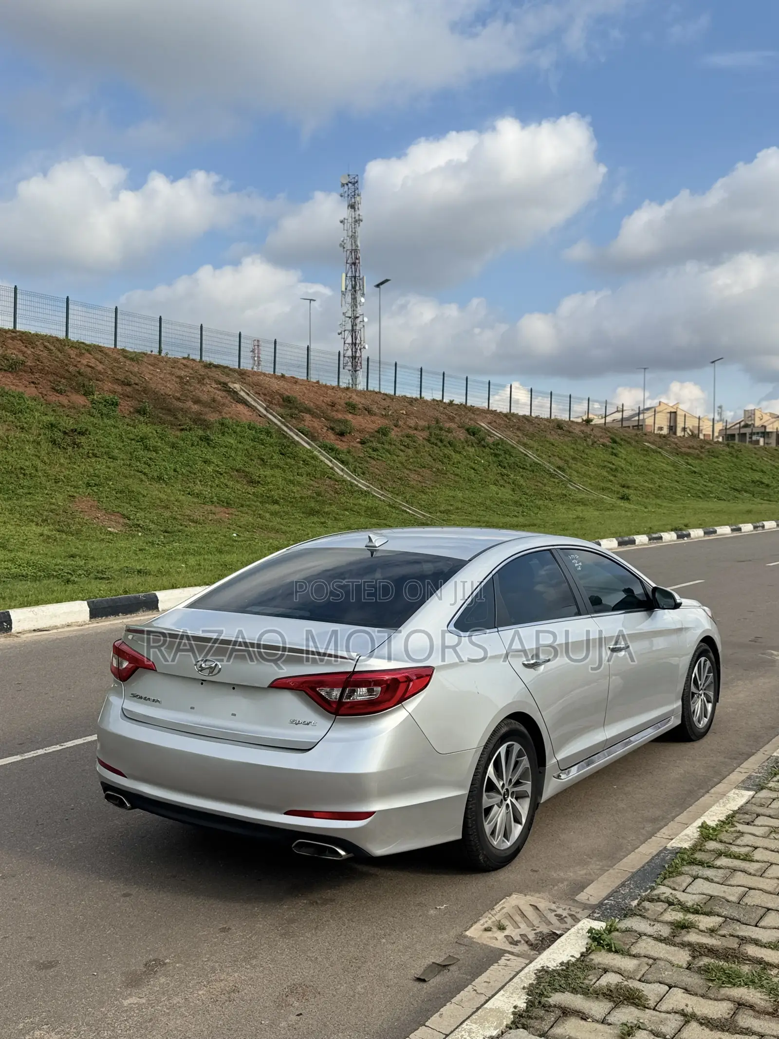 Hyundai Sonata Base Sedan FWD (2.4L 4cyl 6A) 2016 Silver