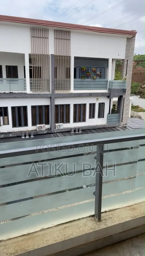 5bdrm Townhouse / Terrace in Guzape for rent