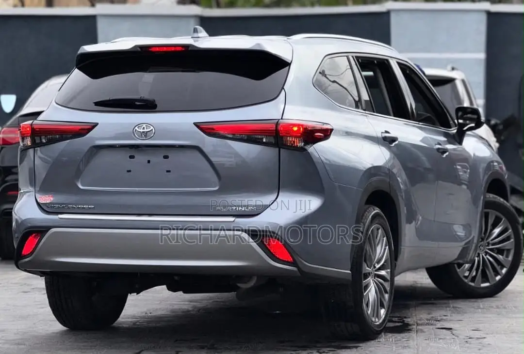 Toyota Highlander Platinum 2021 Blue