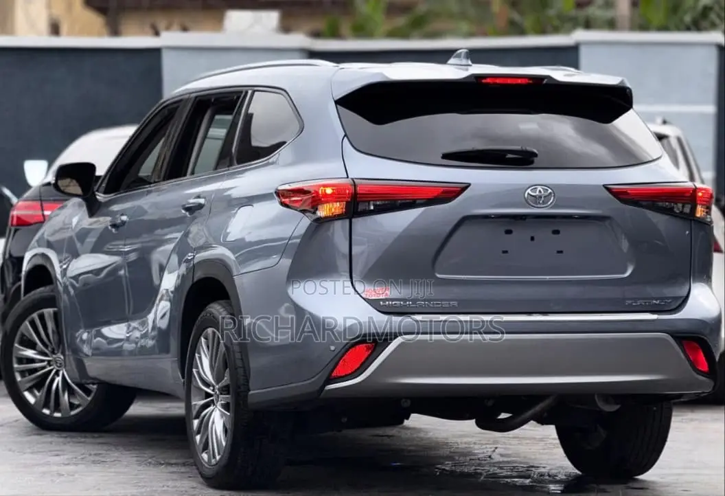 Toyota Highlander Platinum 2021 Blue