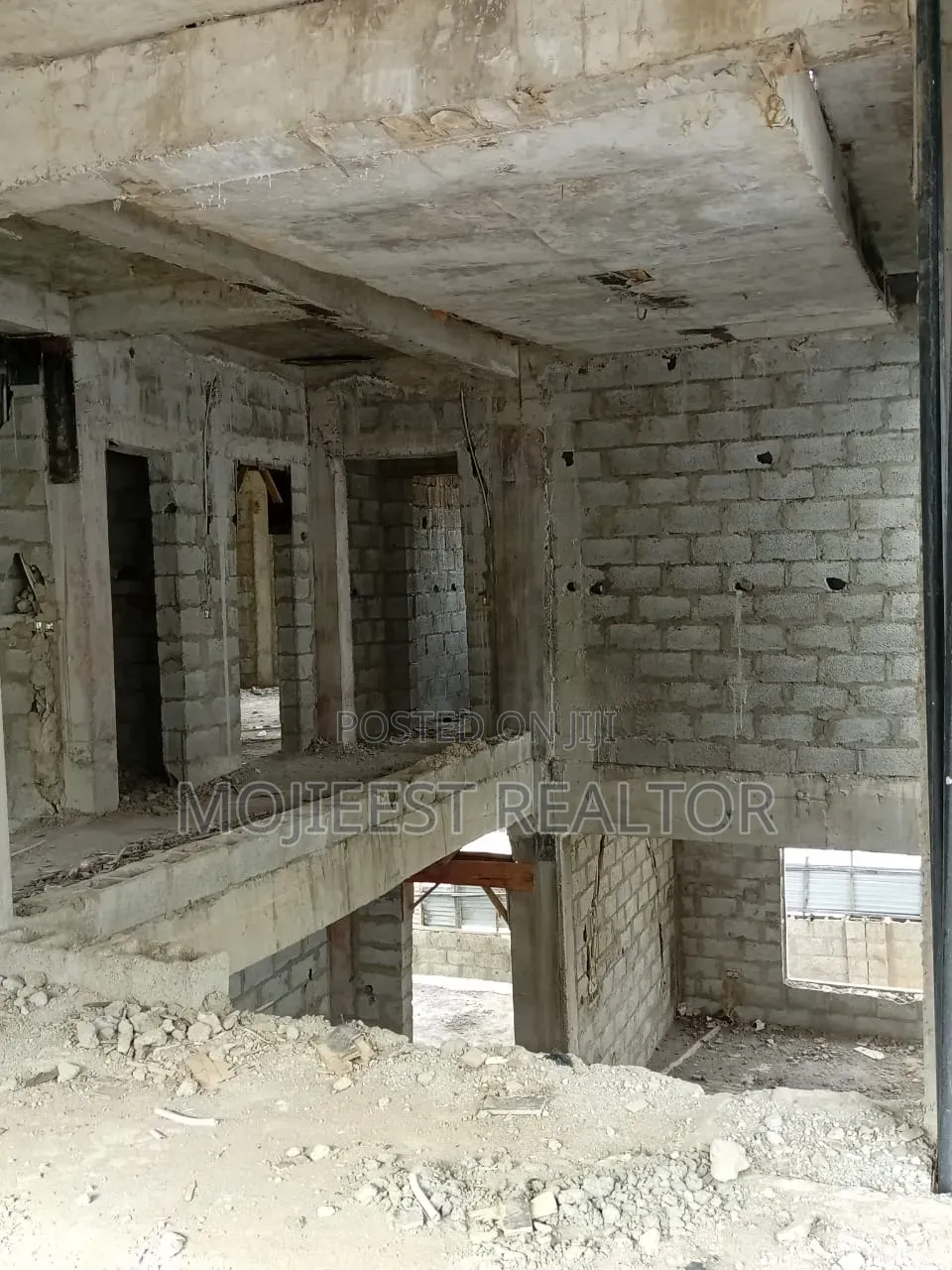 4bdrm Duplex in Back Of Von, Lugbe District for sale