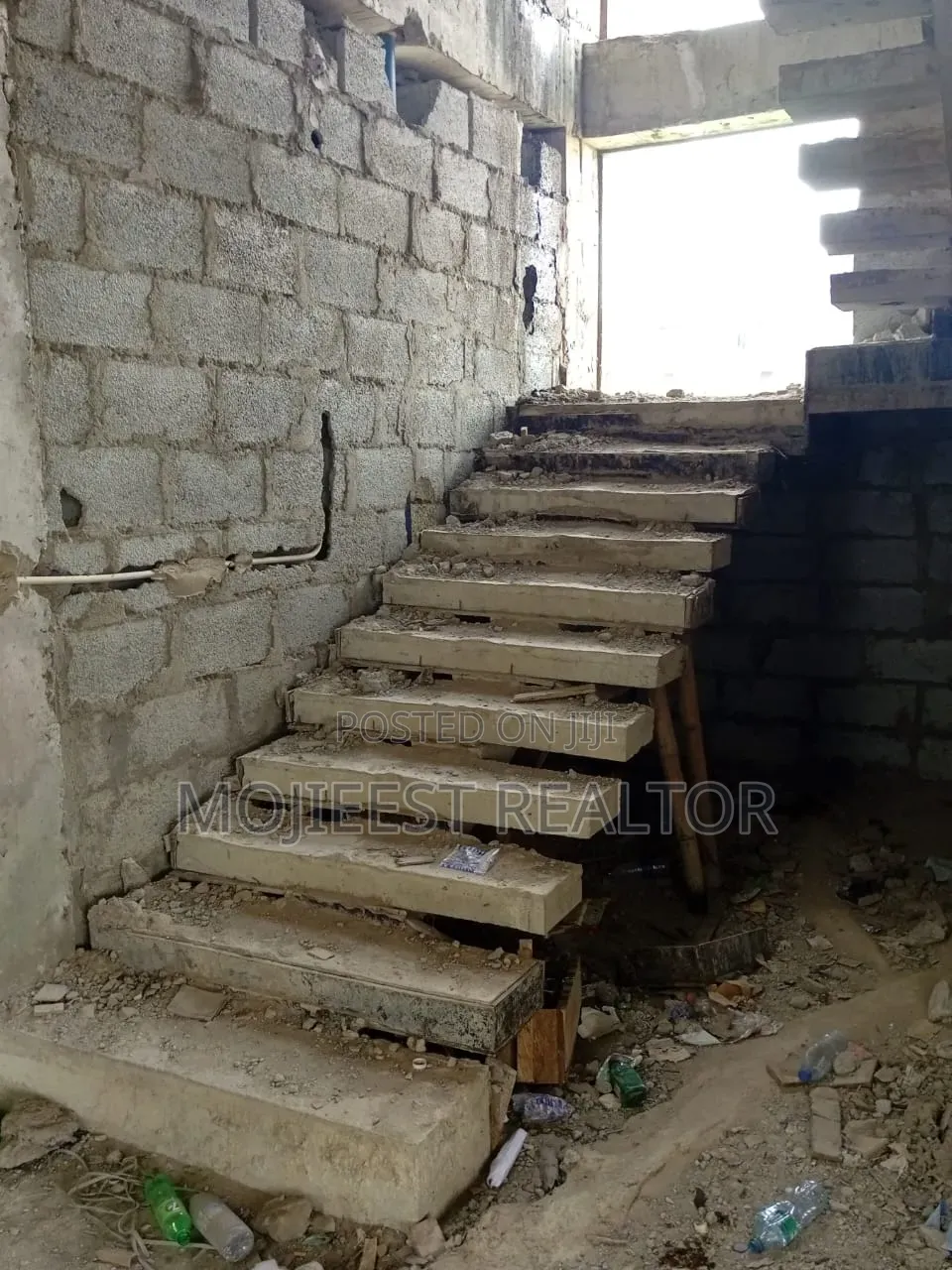 4bdrm Duplex in Back Of Von, Lugbe District for sale