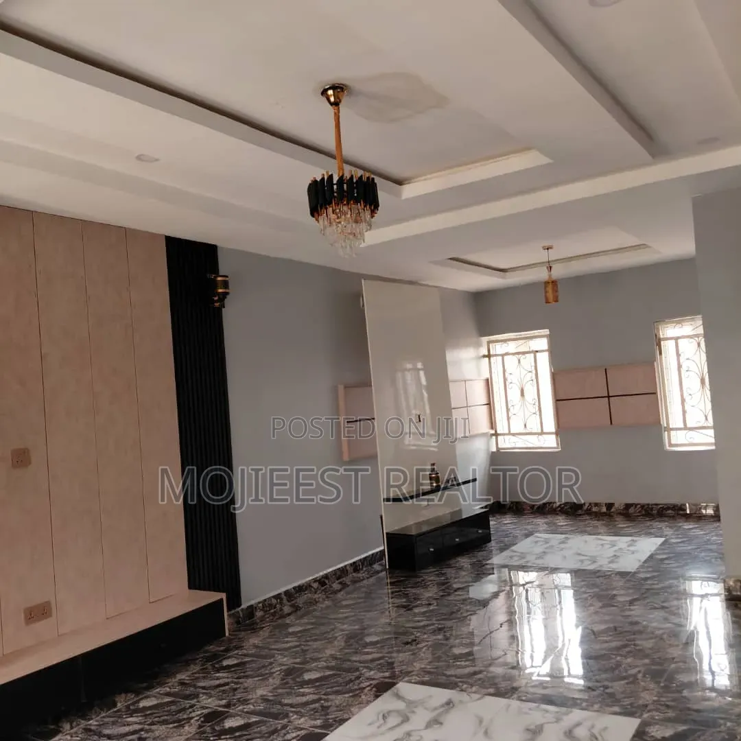 3bdrm Duplex in Millennium Shelter, Lugbe District for sale