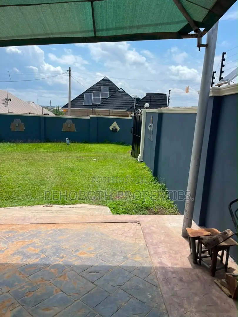 5bdrm Bungalow in Jankata, Akala Express for sale
