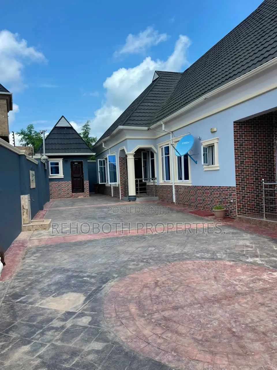 5bdrm Bungalow in Jankata, Akala Express for sale
