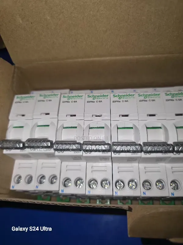 Schneider Circuit Breaker MCB Acti9 Pro 230V 1P+N 6A | A9DPNAC06.