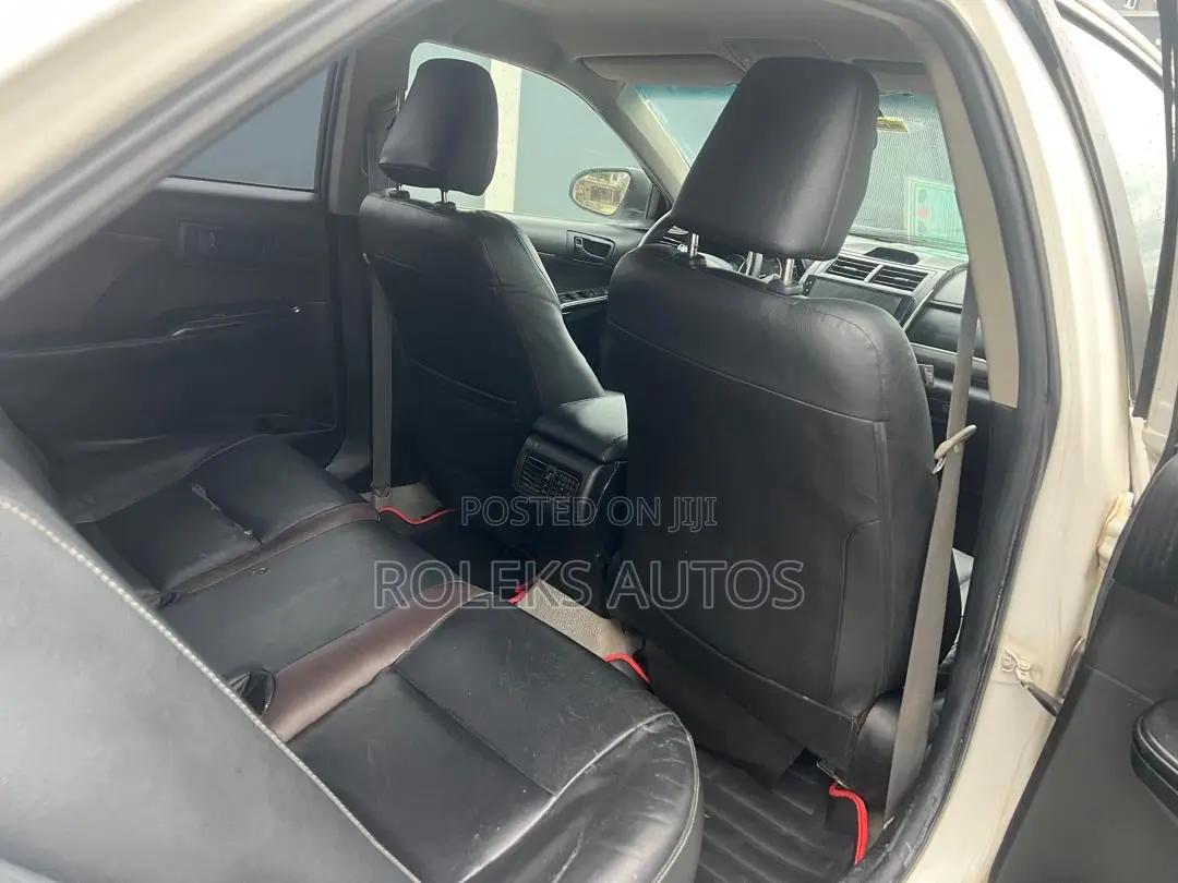 Toyota Camry LE 4dr Sedan (2.5L 4cyl 6A) 2013 White