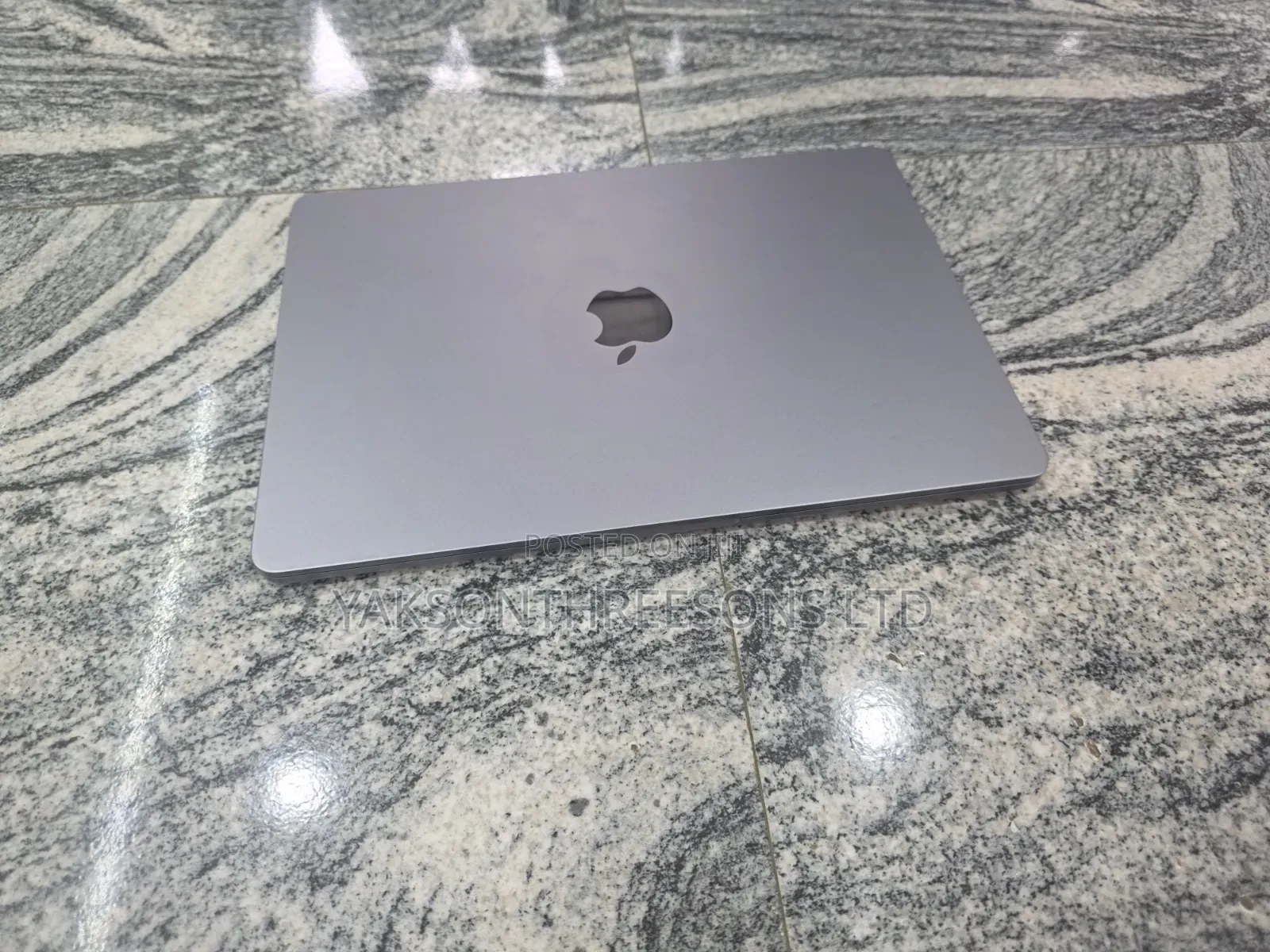 Laptop Apple MacBook Air 2022 M2 16GB Apple M2 SSD 512GB