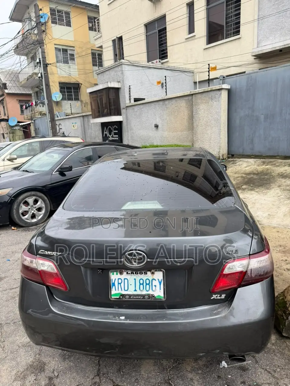Toyota Camry XLE 4dr Sedan (2.4L 4cyl 5A) 2009 Gray