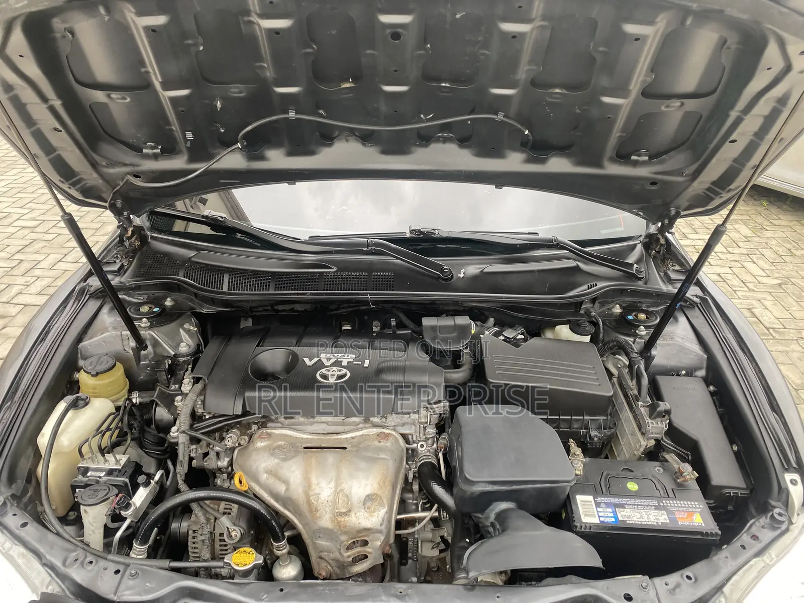 Toyota Camry SE 4dr Sedan (2.5L 4cyl 6AM) 2010 Gray