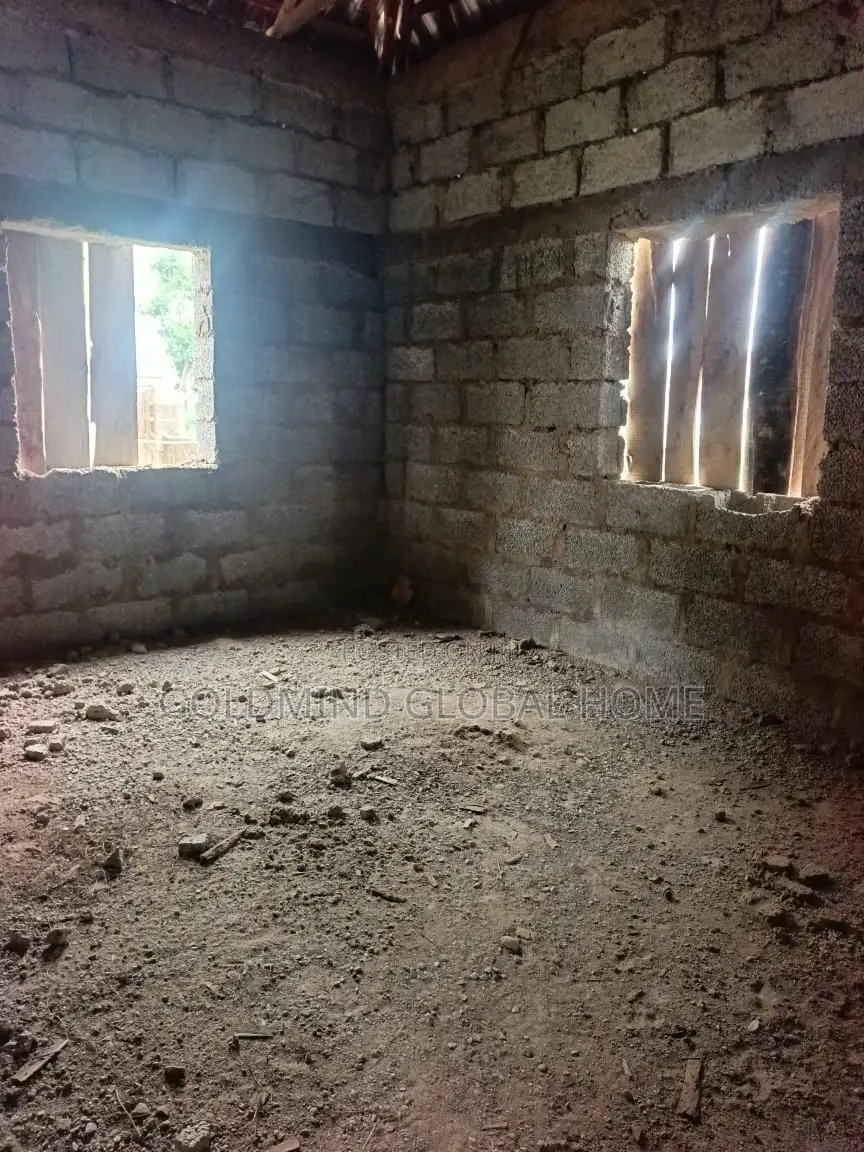 5bdrm Duplex in Lugbe District. for sale