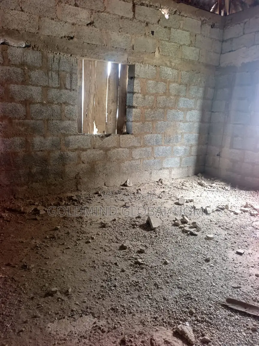 5bdrm Duplex in Lugbe District. for sale