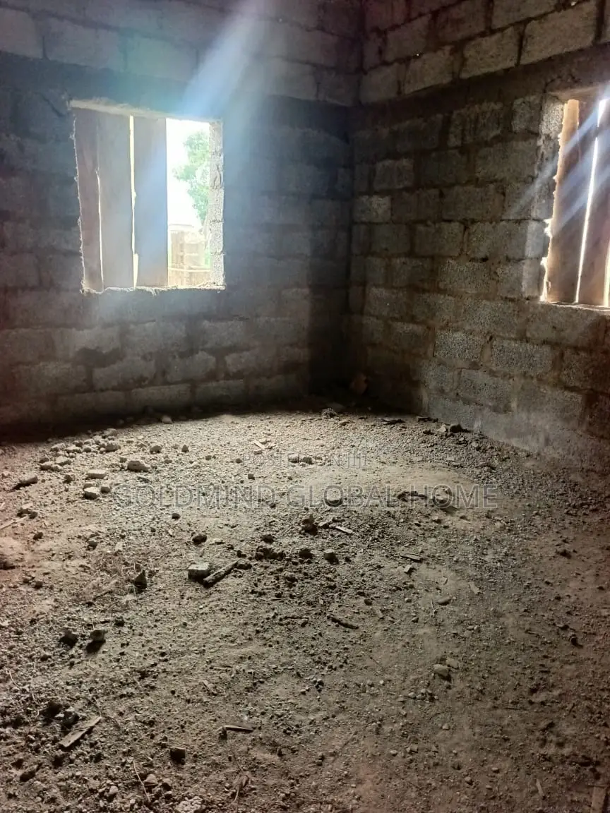 5bdrm Duplex in Lugbe District. for sale