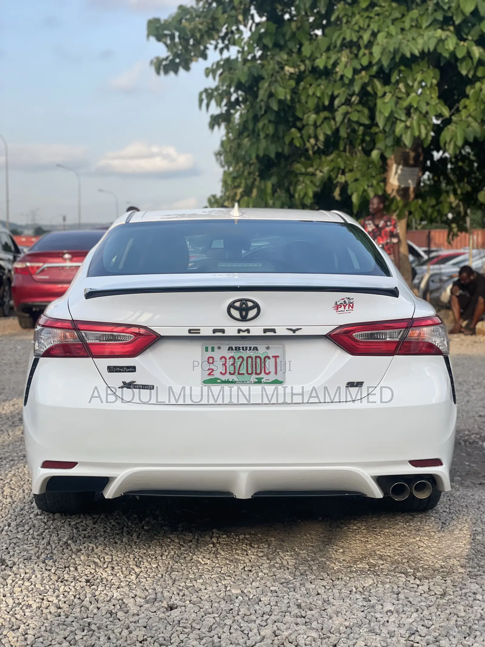 Toyota Camry SE (2.5L 4cyl 8A) 2019 White