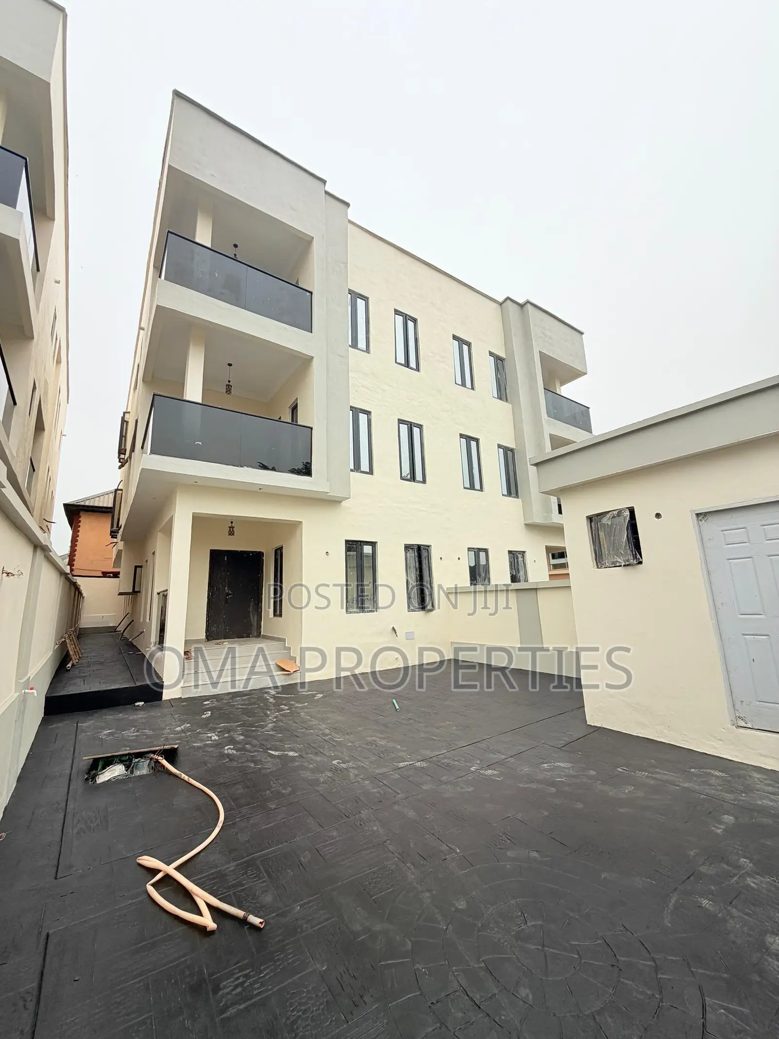 Furnished 4bdrm House in Magodo for sale
