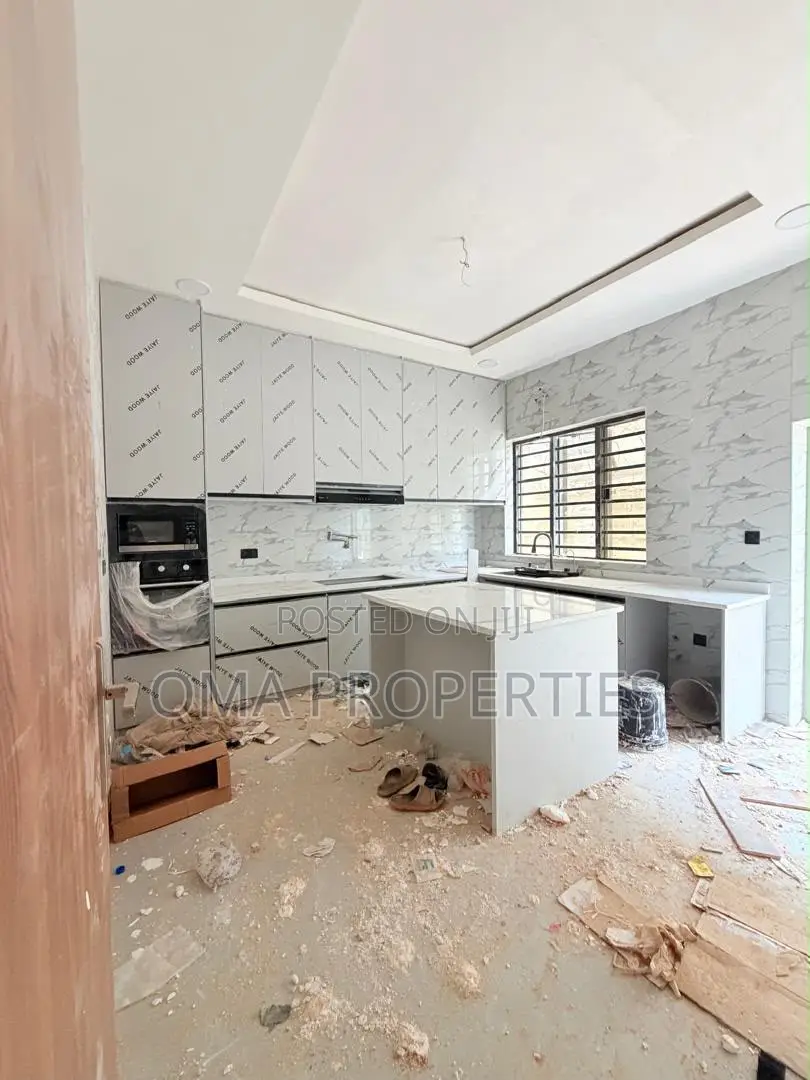 Furnished 4bdrm House in Adeniyi Jones for sale