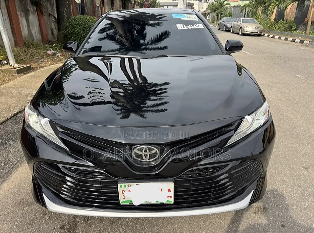 Toyota Camry XLE FWD (2.5L 4cyl 8AM) 2018 Black