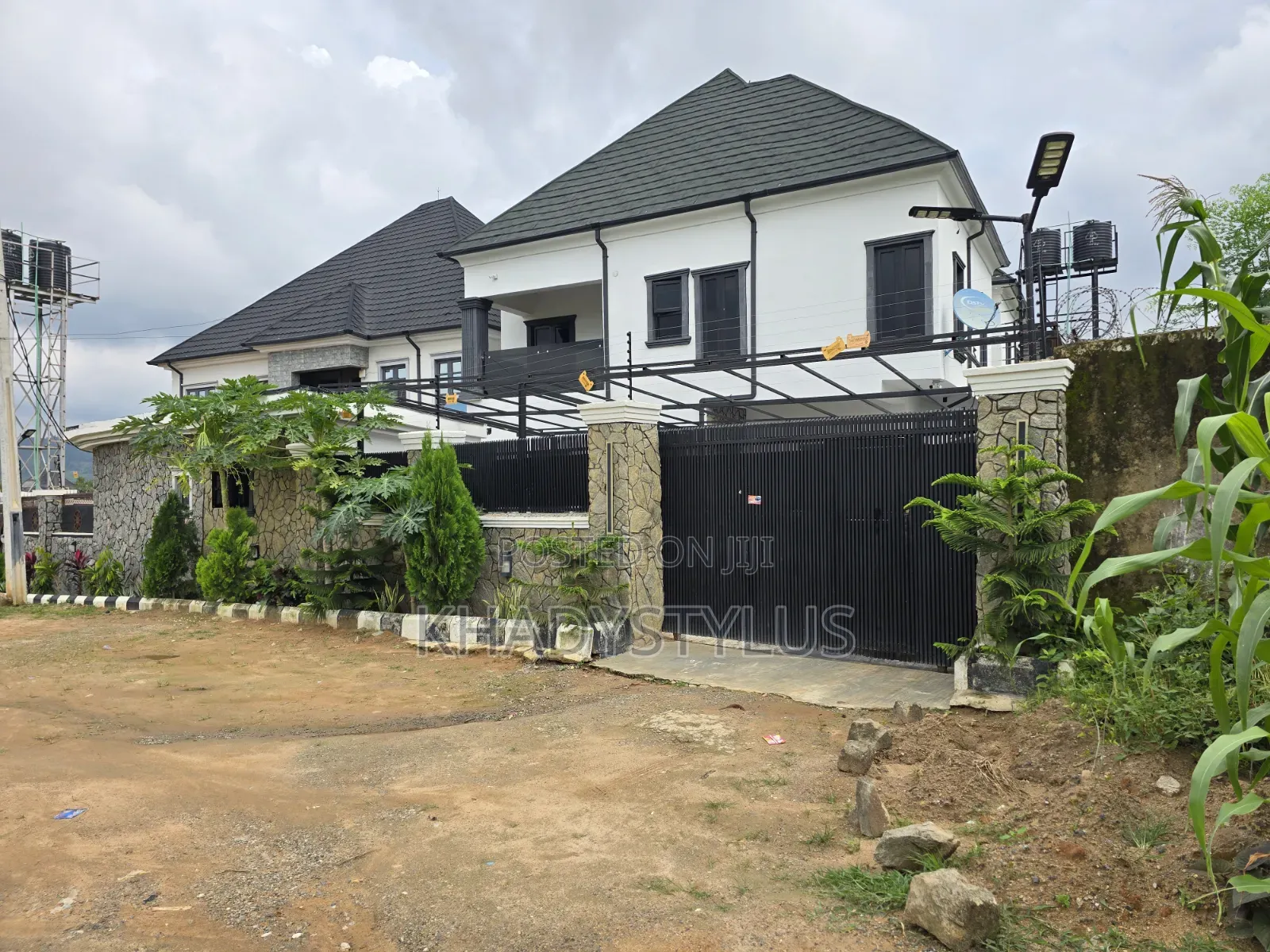 3bdrm Duplex in Ushafa for sale