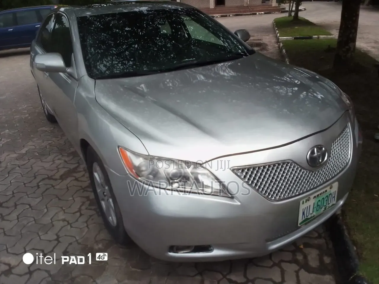 Toyota Camry 2010 Silver