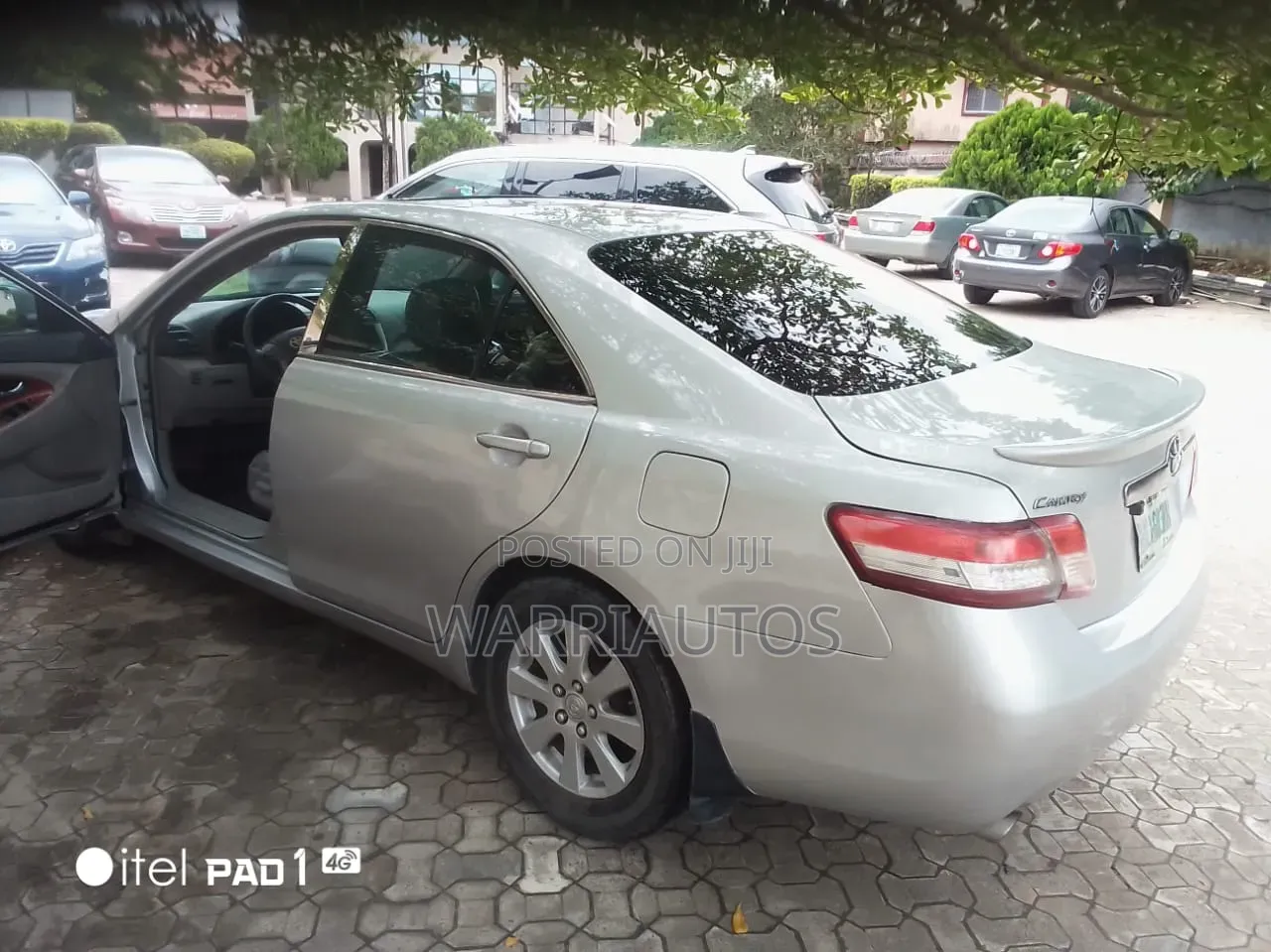 Toyota Camry 2010 Silver