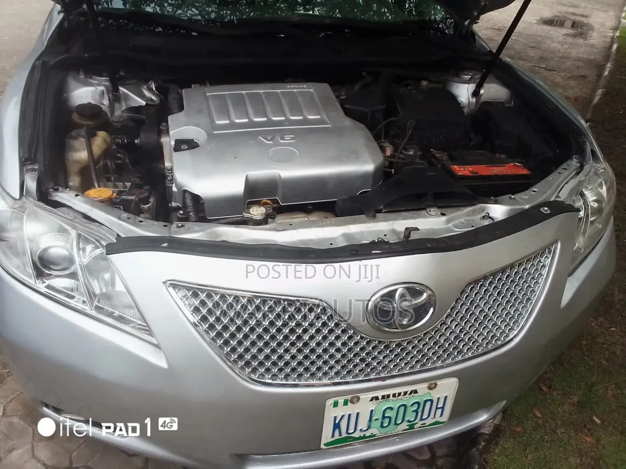 Toyota Camry 2010 Silver