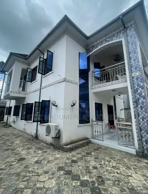 5bdrm Duplex in Gated Estate for sale
