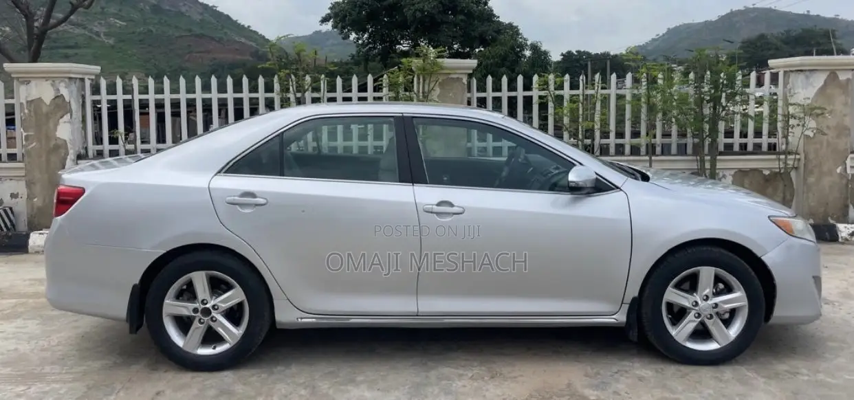 Toyota Camry 2014 Silver