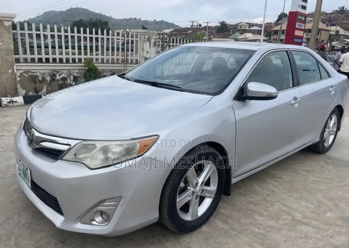 Toyota Camry 2014 Silver