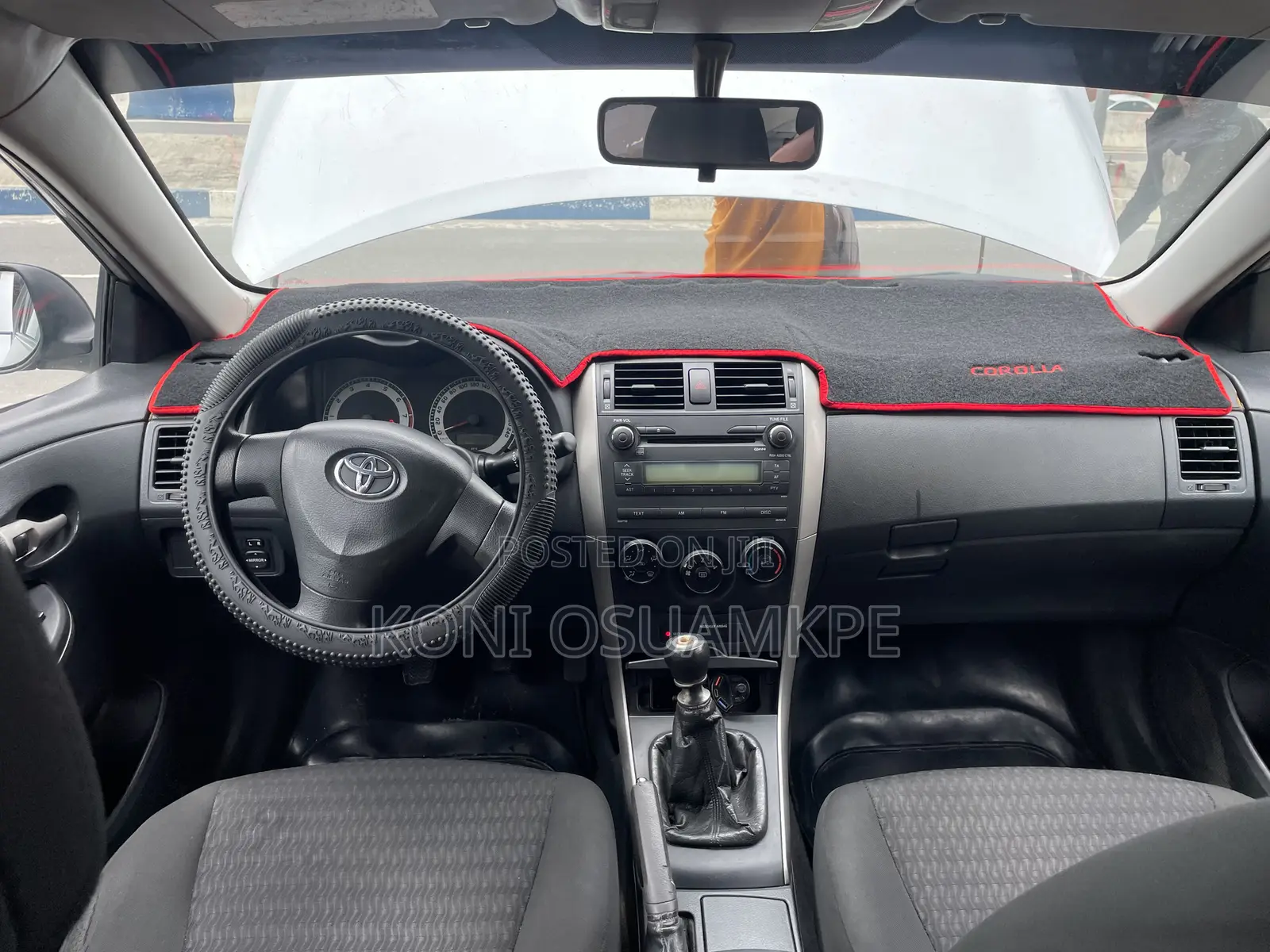 Toyota Corolla Base 4dr Sedan (1.8L 4cyl 5M) 2010 Silver