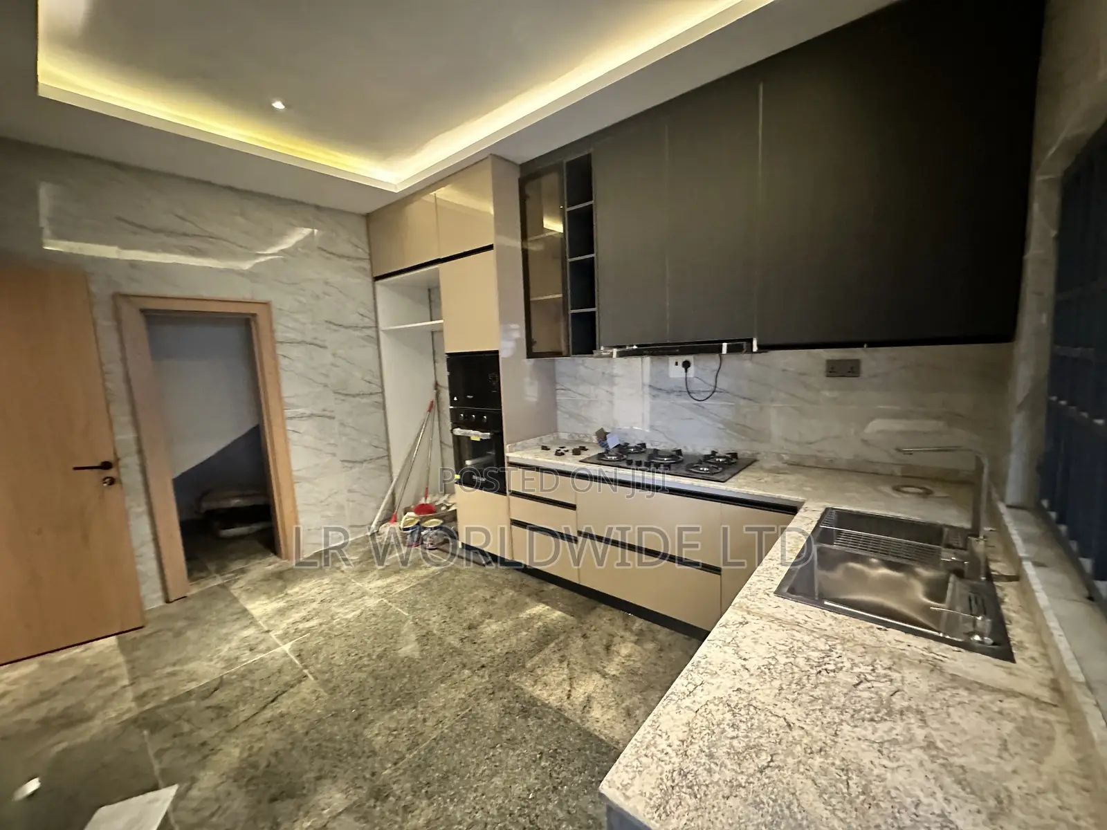 4bdrm Duplex in Zone 7 / Wuse for sale