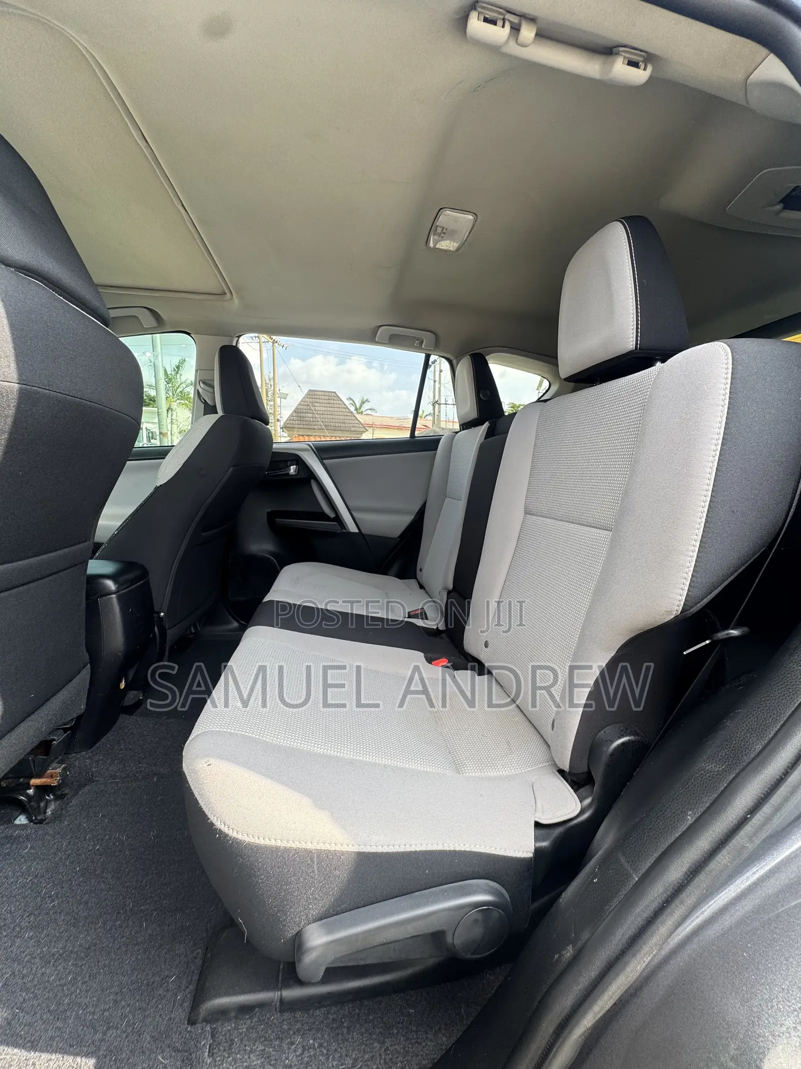 Toyota RAV4 XLE AWD (2.5L 4cyl 6A) 2017 Gray