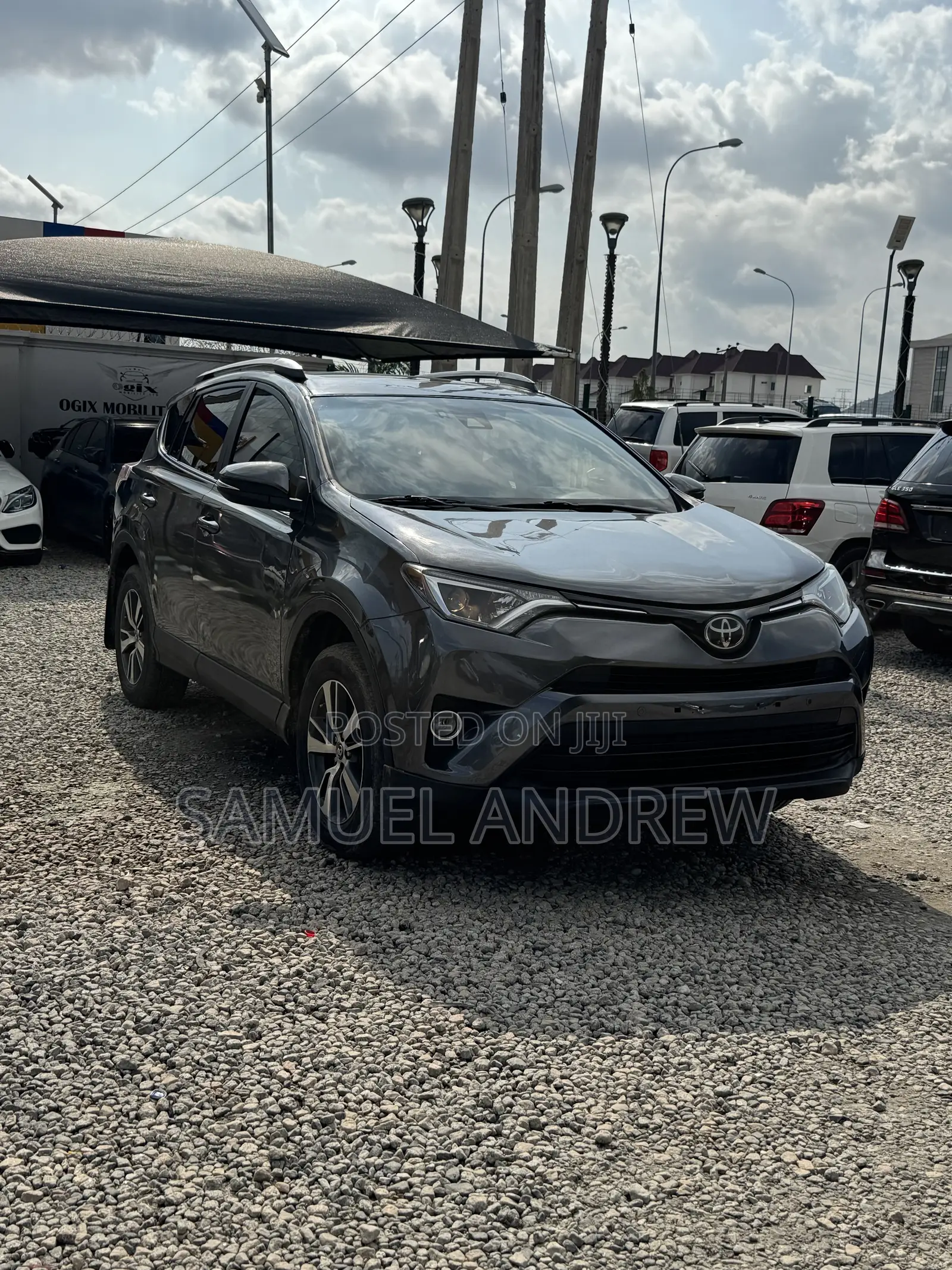 Toyota RAV4 XLE AWD (2.5L 4cyl 6A) 2017 Gray