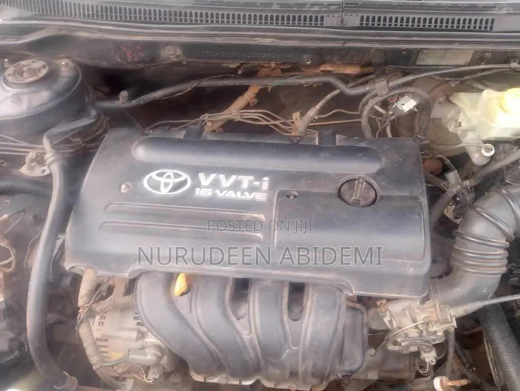Toyota Corolla 2005 Gray