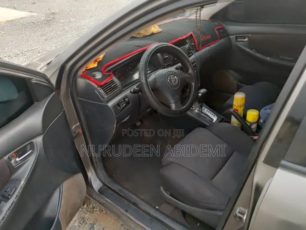 Toyota Corolla 2005 Gray