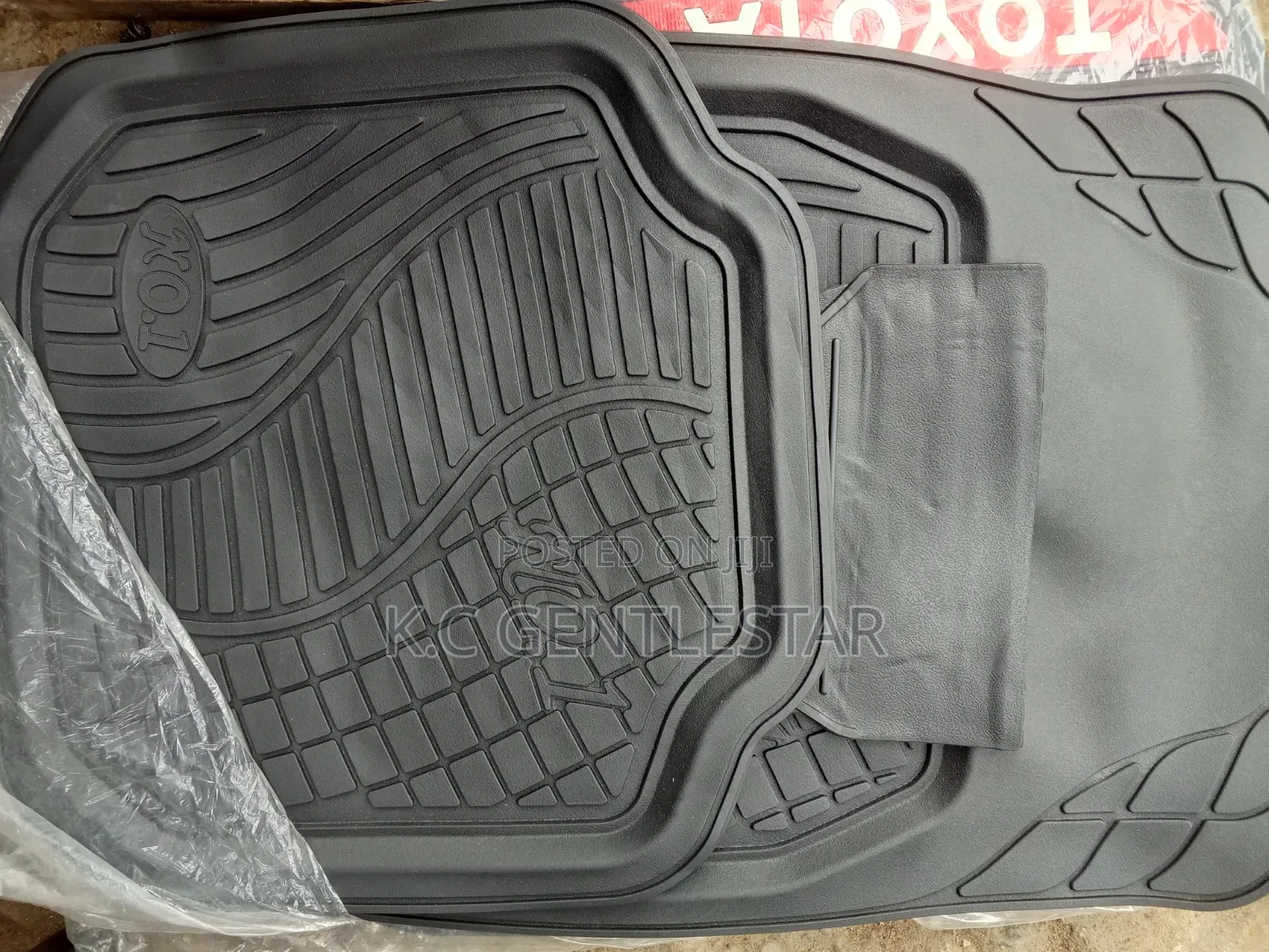 Brand New Floor Mat for All Cars and SUV Available in Stock