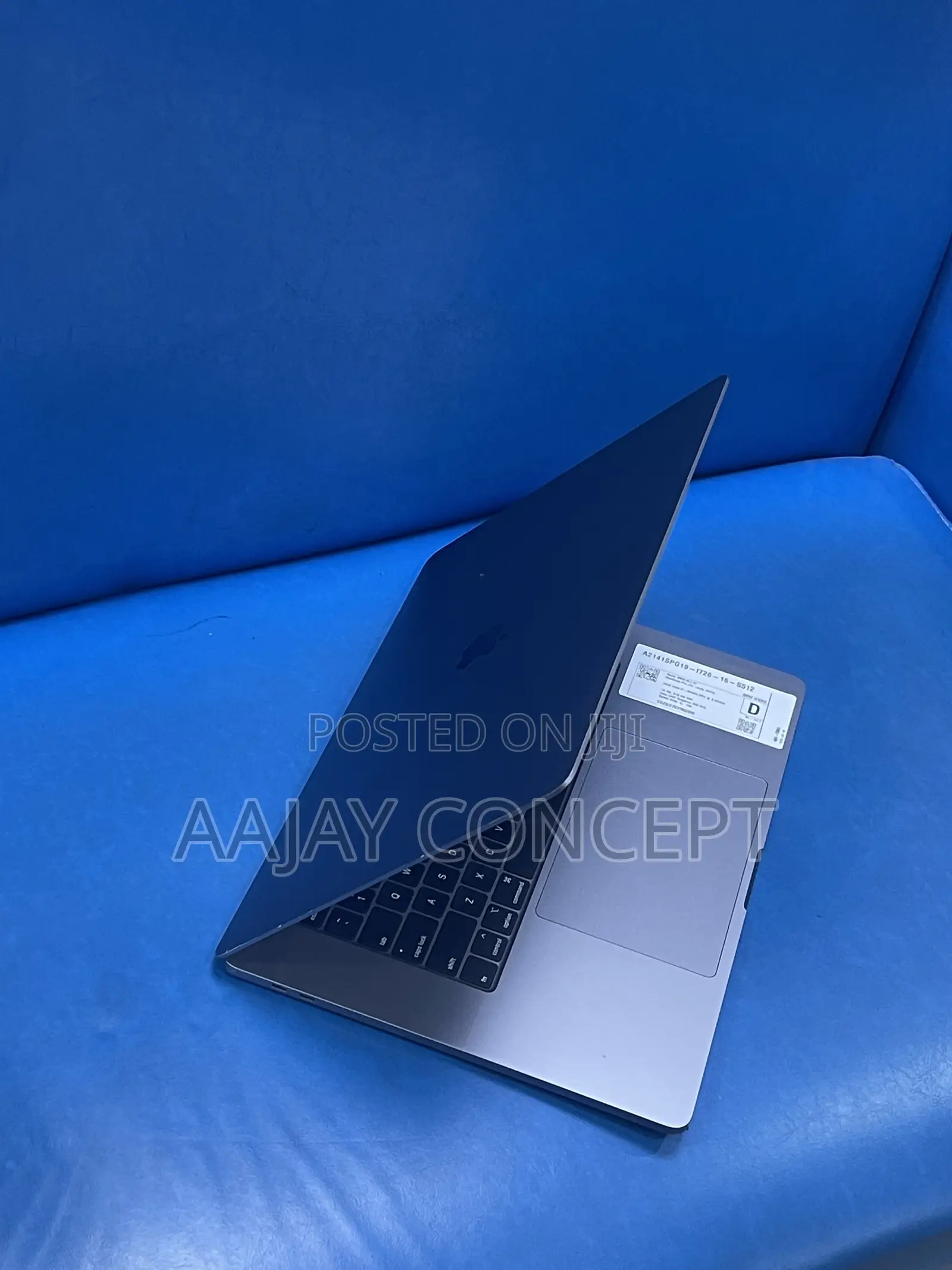 New Laptop Apple MacBook Pro 2019 16GB Intel Core i7 SSD 512GB