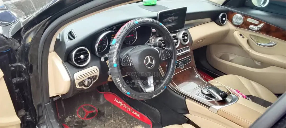 Mercedes-Benz C300 2016 Black