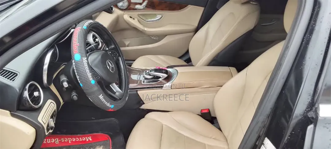 Mercedes-Benz C300 2016 Black