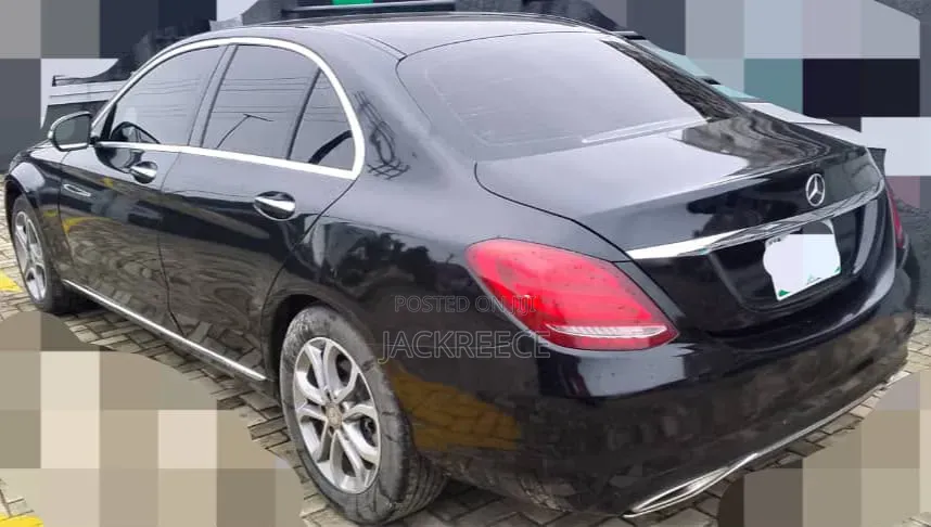 Mercedes-Benz C300 2016 Black