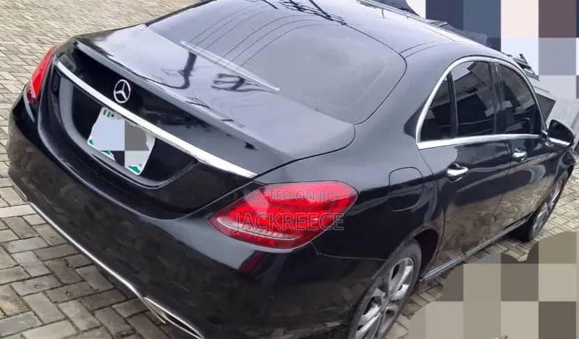 Mercedes-Benz C300 2016 Black