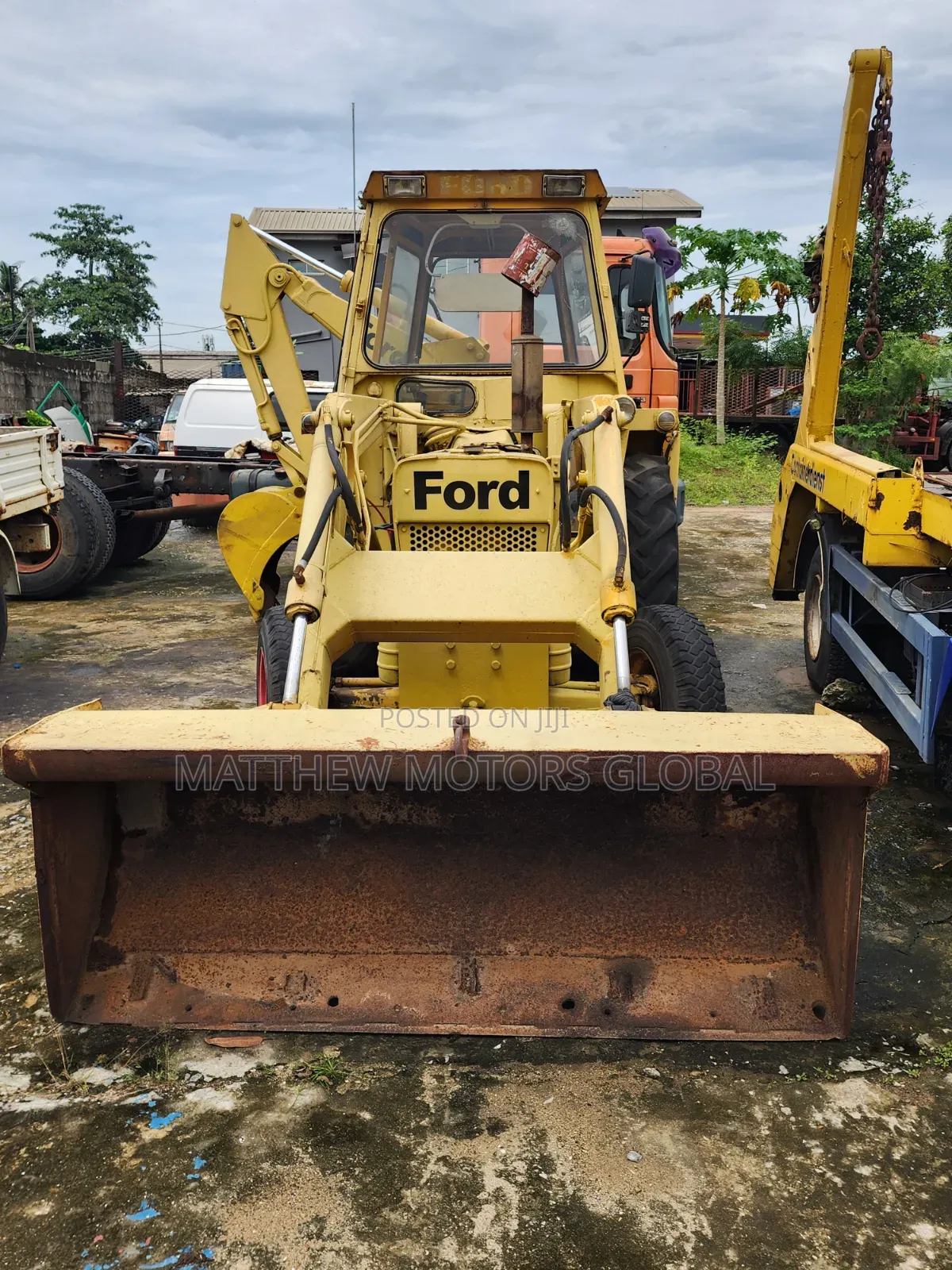 American Used Ford Backhoe Loader and Front Loader Bucket