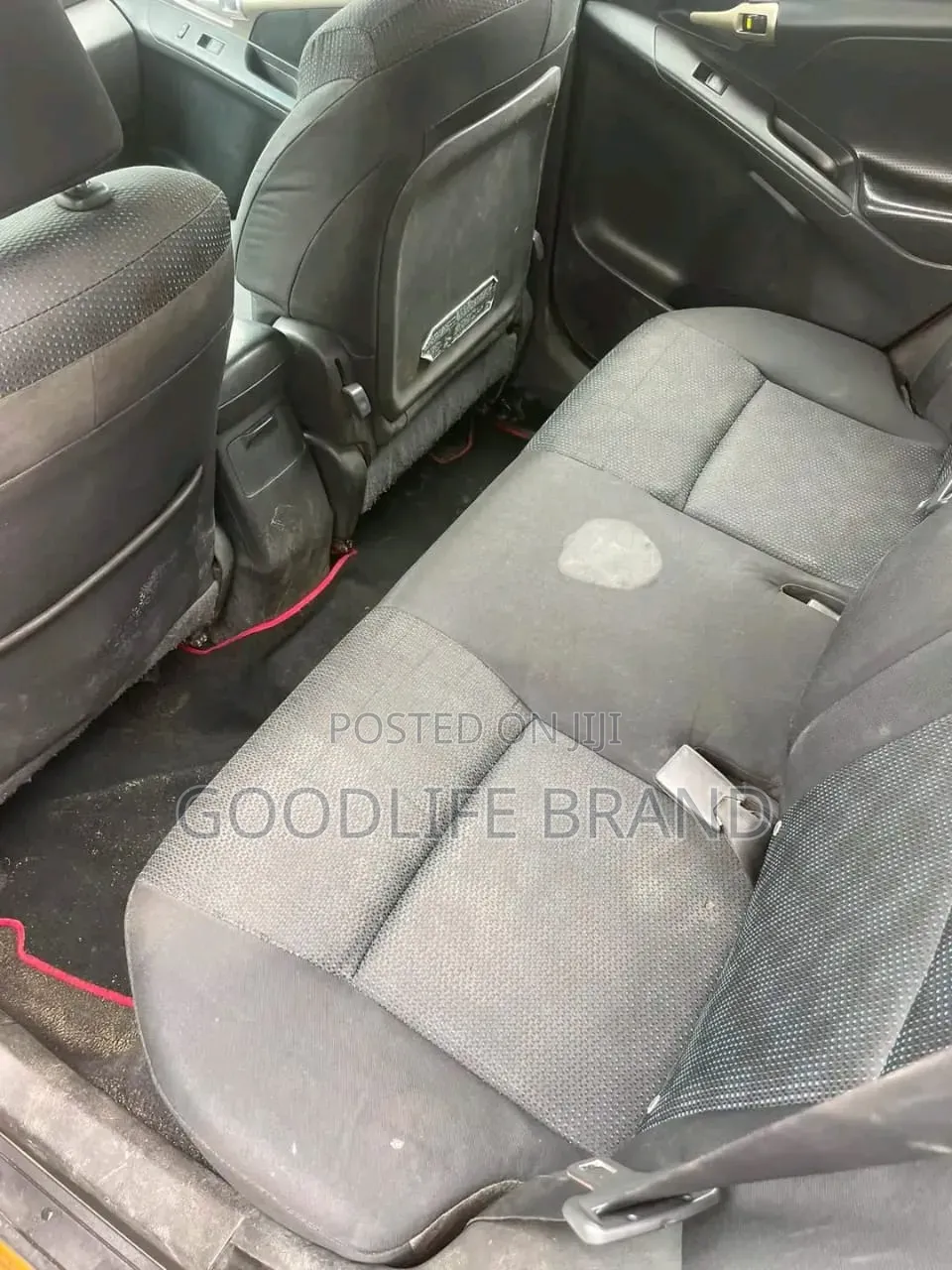 Toyota Matrix S Hatchback AWD (2.4L 4cyl 4A) 2010 Orange