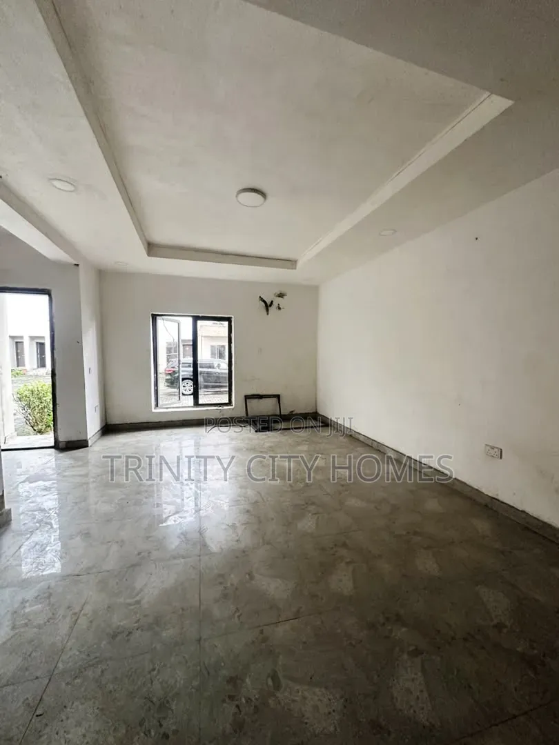 4bdrm Duplex in Lagos Island / Lagos Island for sale