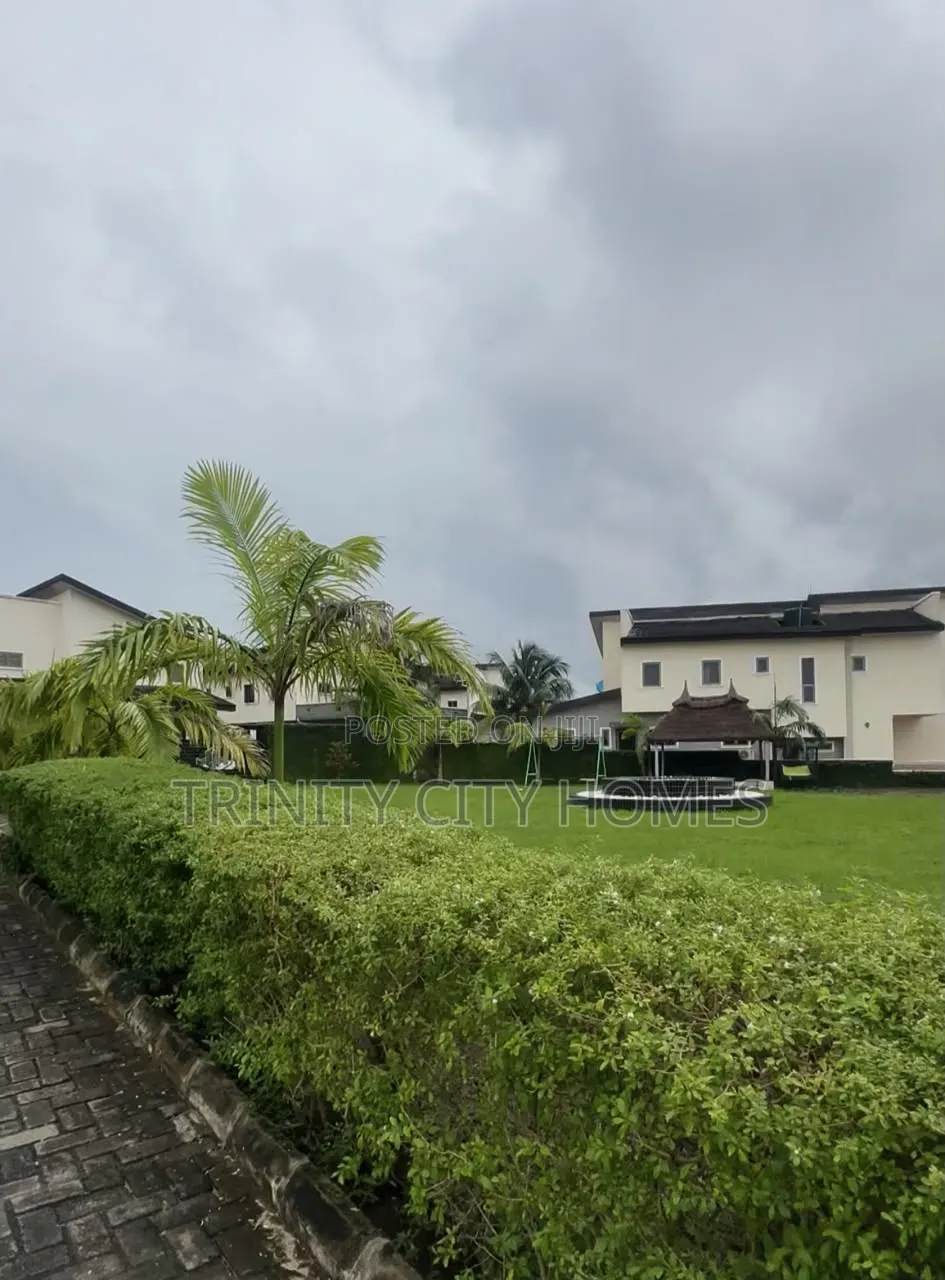 4bdrm Duplex in Lagos Island / Lagos Island for sale