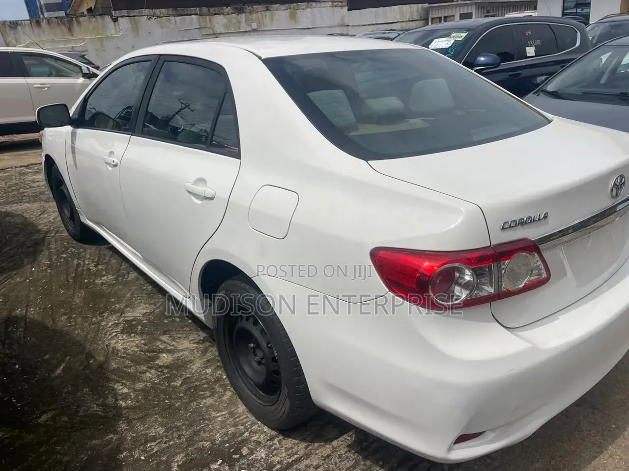 Toyota Corolla 2013 White