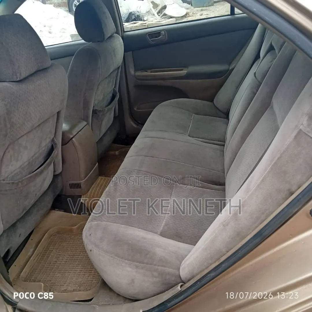 Toyota Camry 2004 Gold
