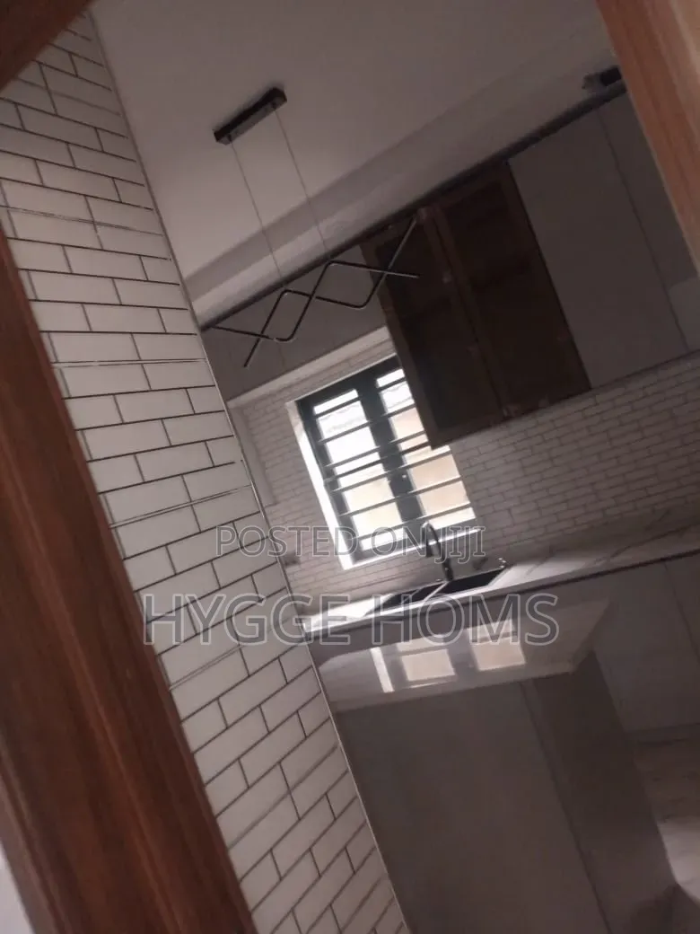 6bdrm Block of Flats in Maplewood Estate, Oko-Oba for sale