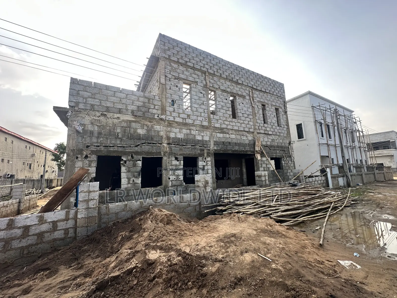6bdrm Duplex in Lugbe District for sale