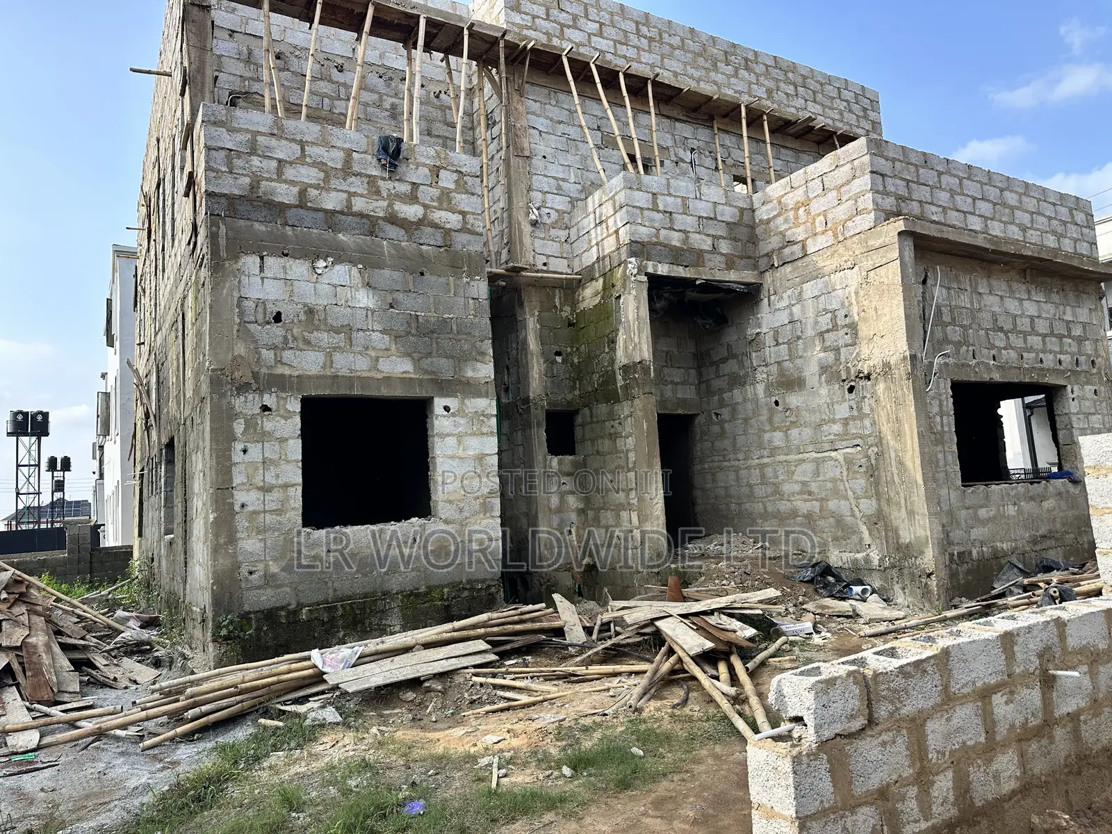 6bdrm Duplex in Lugbe District for sale