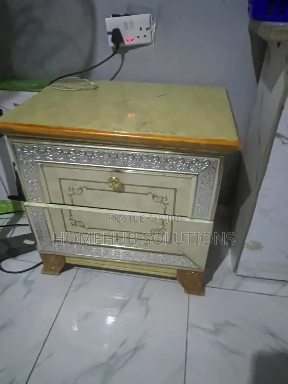 6by6 Royal Bedframe With Dresser and Two Night Stands